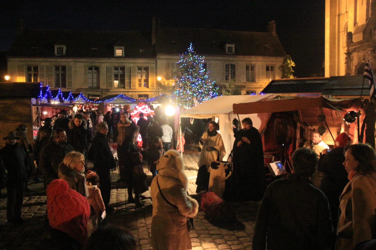Illustration de l’article « MARCHÉ DE NOËL DE SENLIS EN FÊTE – Du 06/12/2019 au 08/12/2019 »